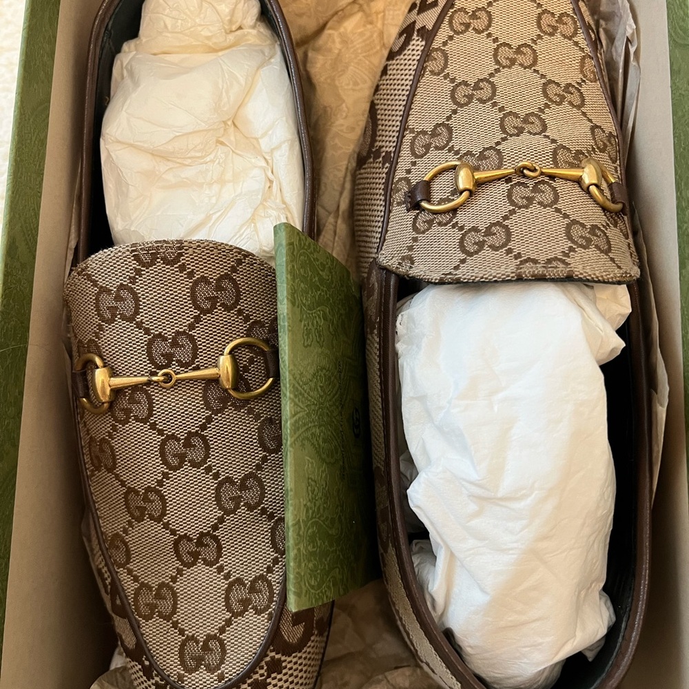 Gucci Beige and Gold Signature Loafers